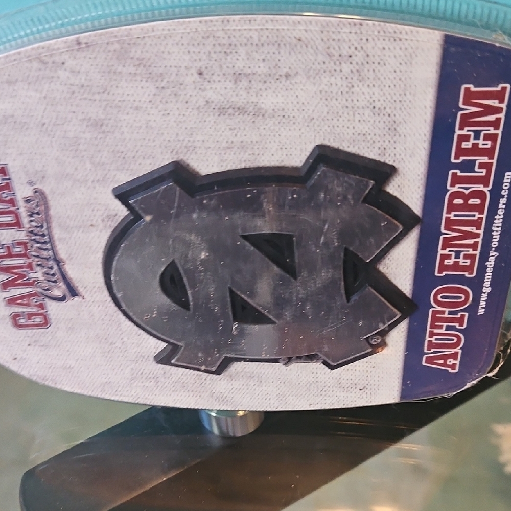 NWT: UNC-Chapel Hill Carolina Tar Heels Auto Emblem - Picture 10 of 10